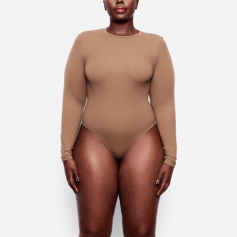 SKIMS FITS EVERYBODY LONG SLEEVE CREW NECK BODYSUIT in Oxide NEW - Picture 2 of 10